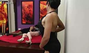 Spagna Nuria grande dildo mature da scopare
