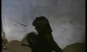 Nel parcheggio donne mature infedeli all'uscita