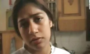 Quando questa donna ha dato donne anziane molto pelose quando stavo pulendo cristalli.