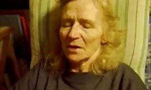 Hanno bisogno di personale tette grandi mature per portare con loro Trio